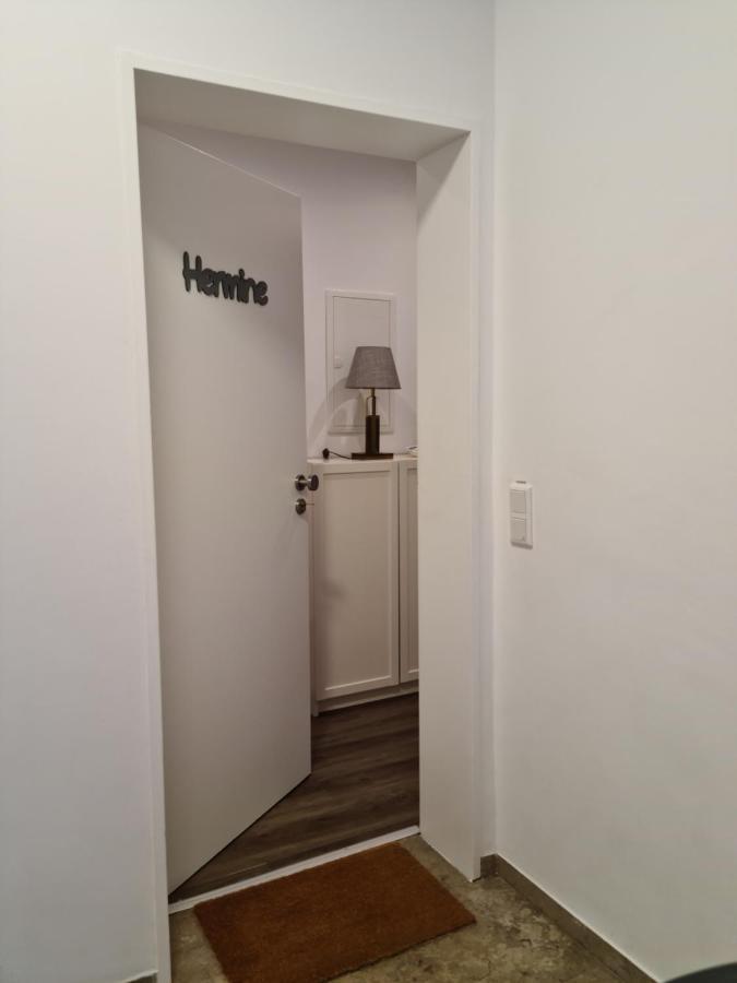 Pilgrims "Hermine" Fewo Mit 3 Schlafzimmern, Balkon, Fast Internet บรีโลน ภายนอก รูปภาพ